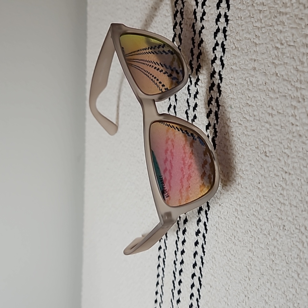 BLUE PLANET Puerto Frost Grey / Pink Mirror Polarized Sunglasses